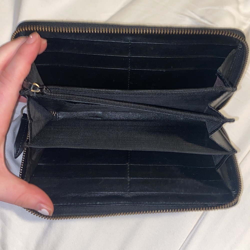 Gucci GG Marmont Zip Around Wallet - Picture 3 of 13